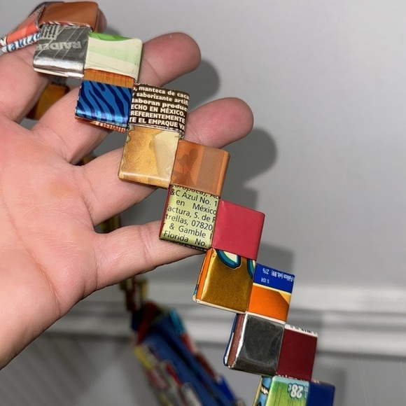 Wrapper purse zippered closure handbag colorful conversation piece - Picture 5 of 6